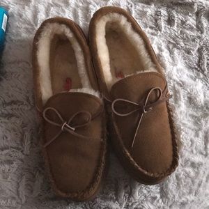💥EASTERN MOUNTAIN SPORTS💥moccasins NEVER WORN